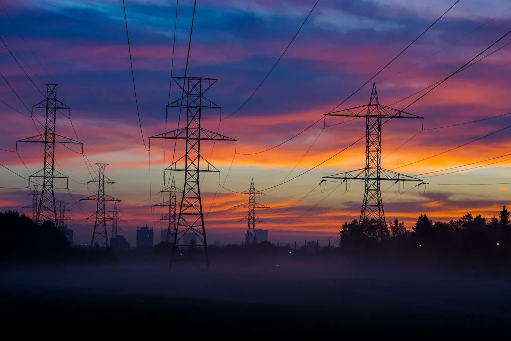 Power pylons with high capacity copper busbar
