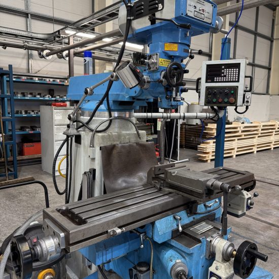 Milling machine in the ILF machine shop